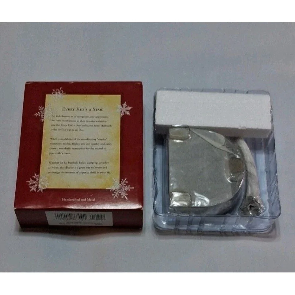 HALLMARK Keepsake Every Kid’s a Star Ornament Display‎ Stand New in box